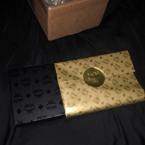 MCM Mini Key Pouch in Visetos Original Cognac - Picture 4 of 6